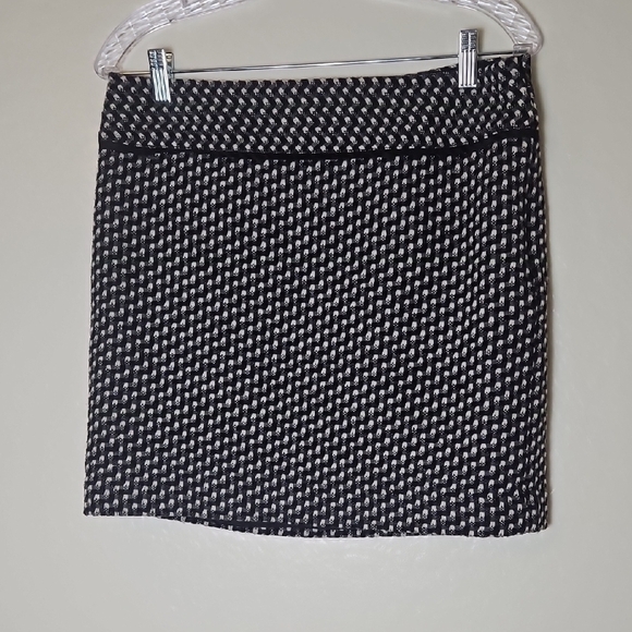 LOFT Black and White Textured Pencil Skirt - Picture 1 of 6